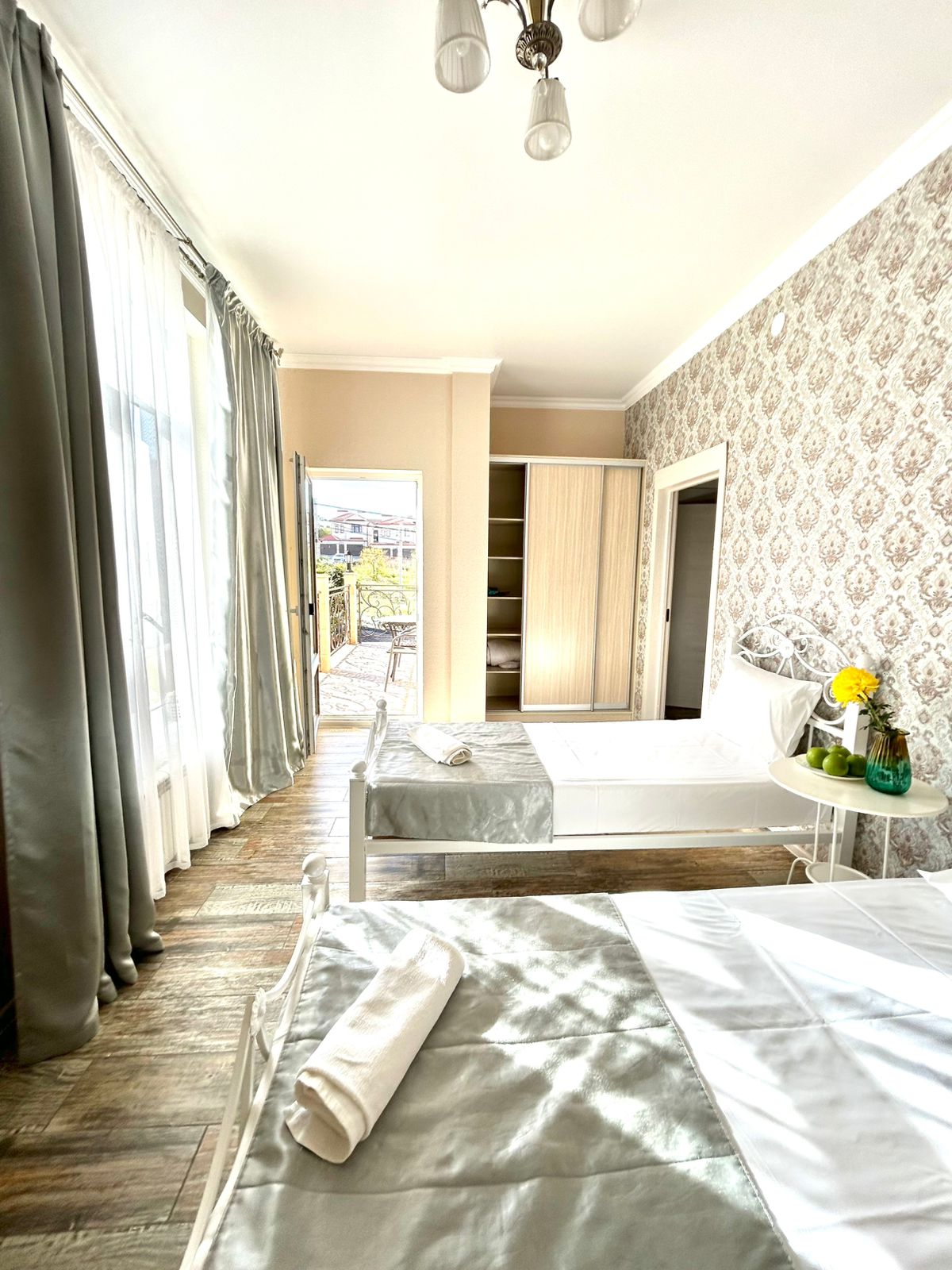 Делюкс с раздельными кроватями и большим балконом