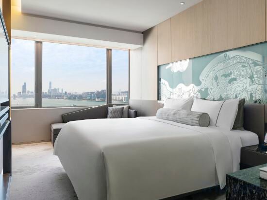 1 King Bed Harbour View