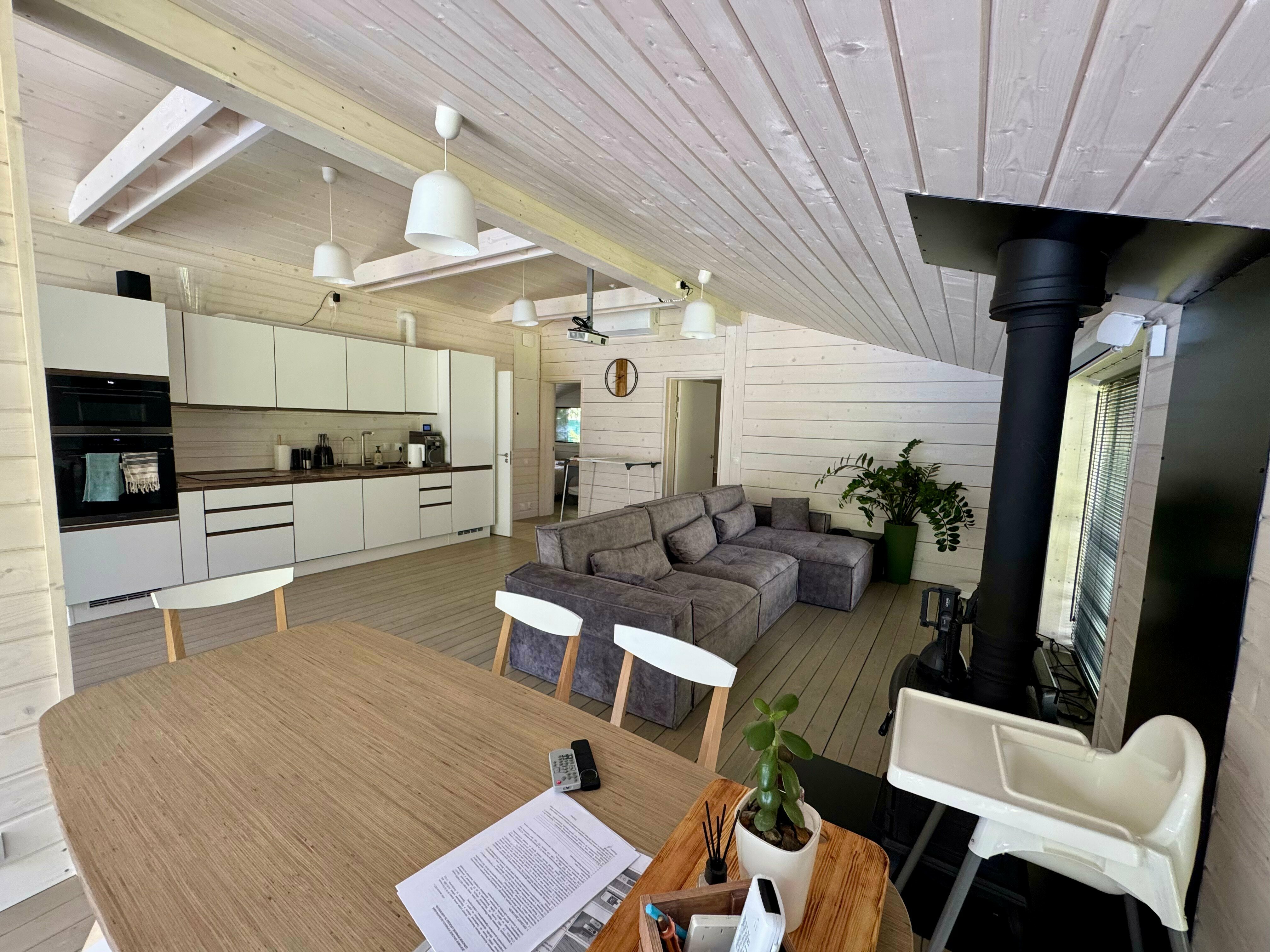 Дом с летним бассейном (3 спальни)