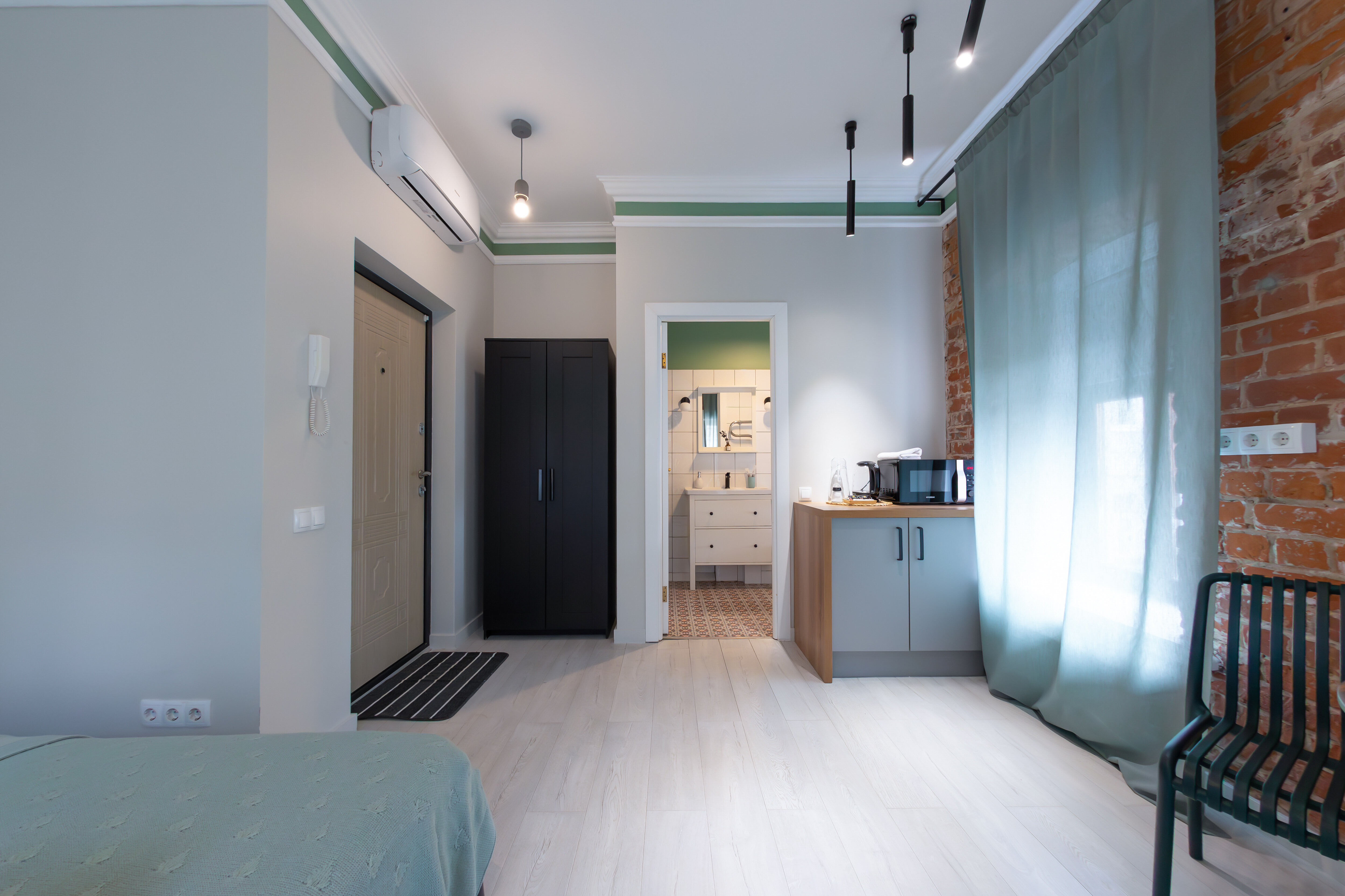 Апартаменты "Green" с балконом