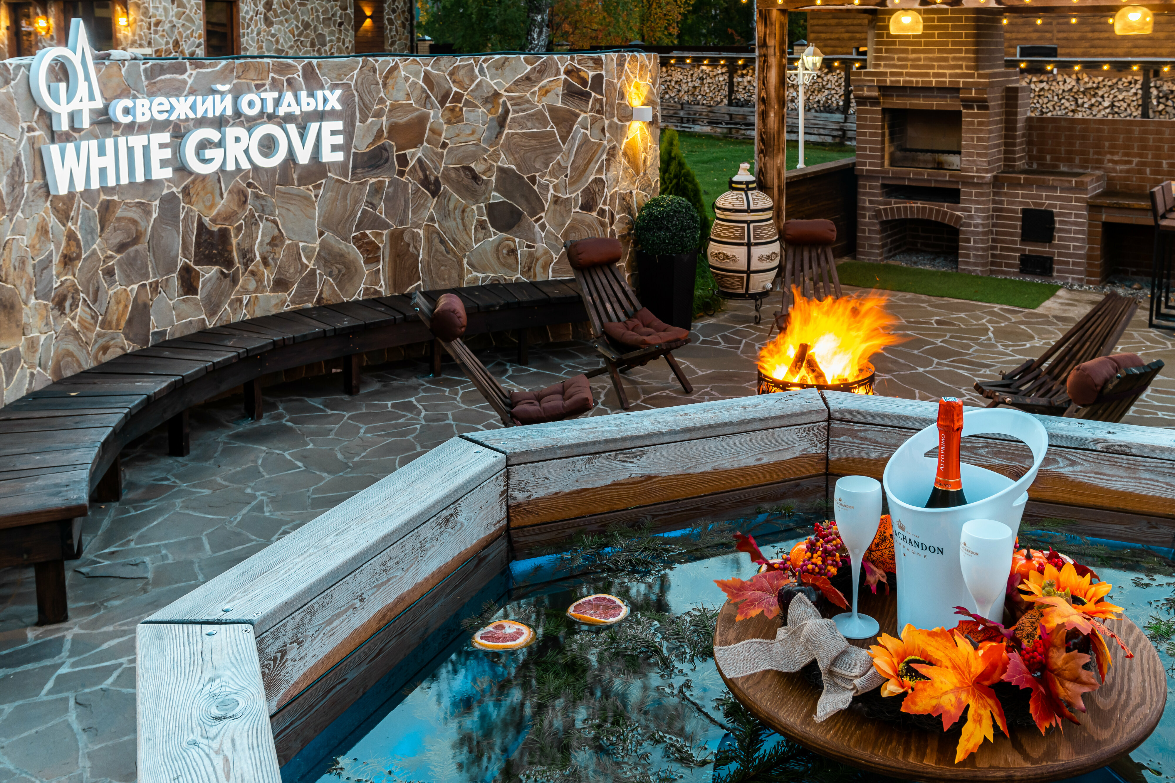 Лофт с камином и домашним кинотеатром