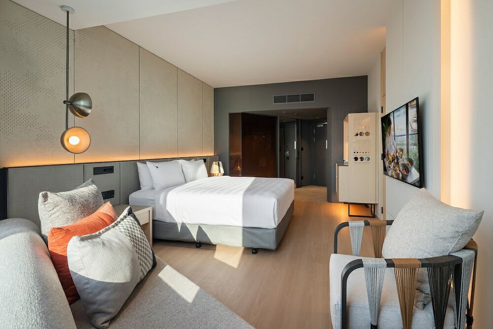 Deluxe Sea View - Newly Renovated