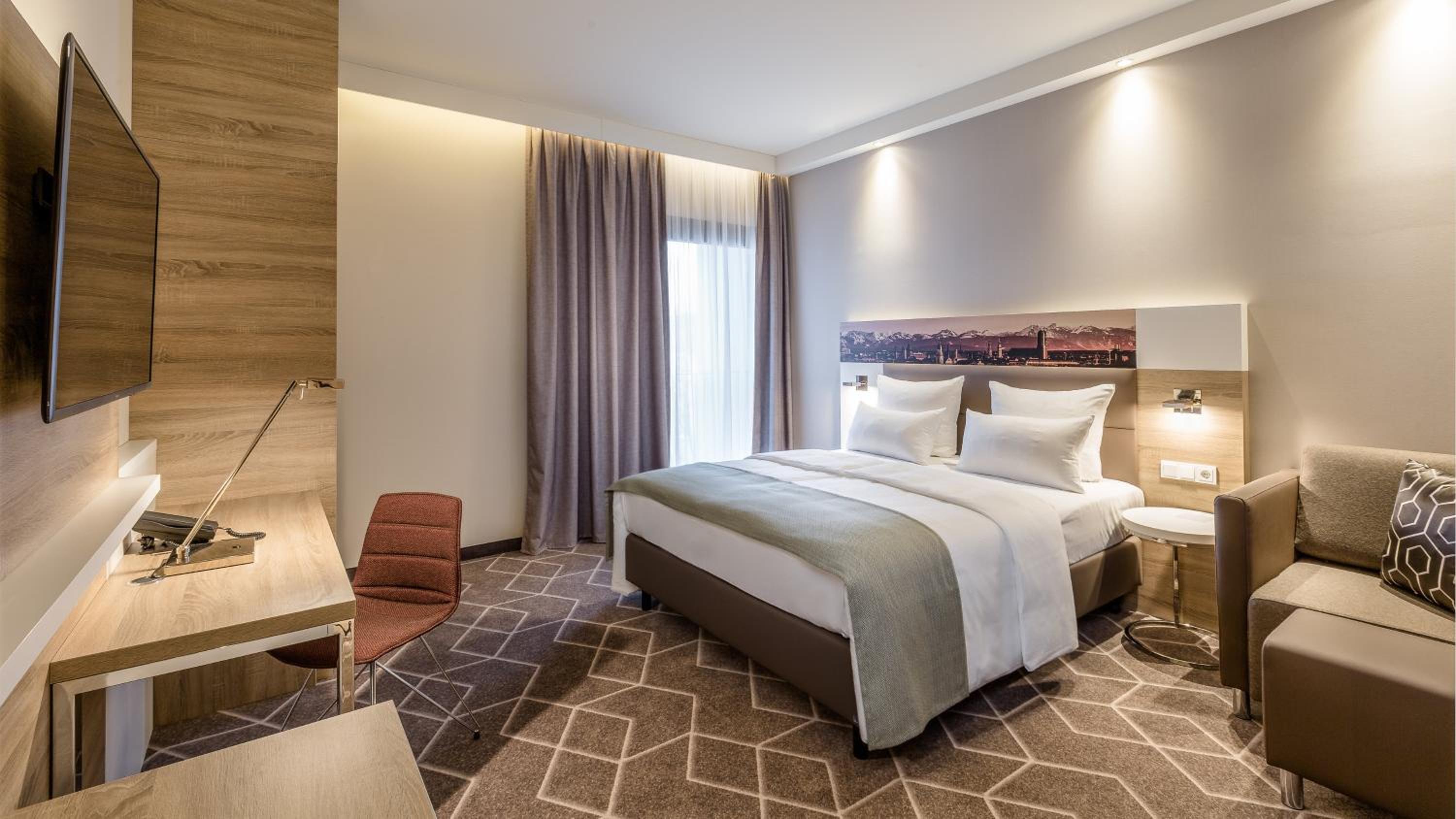 Standard Queen Room