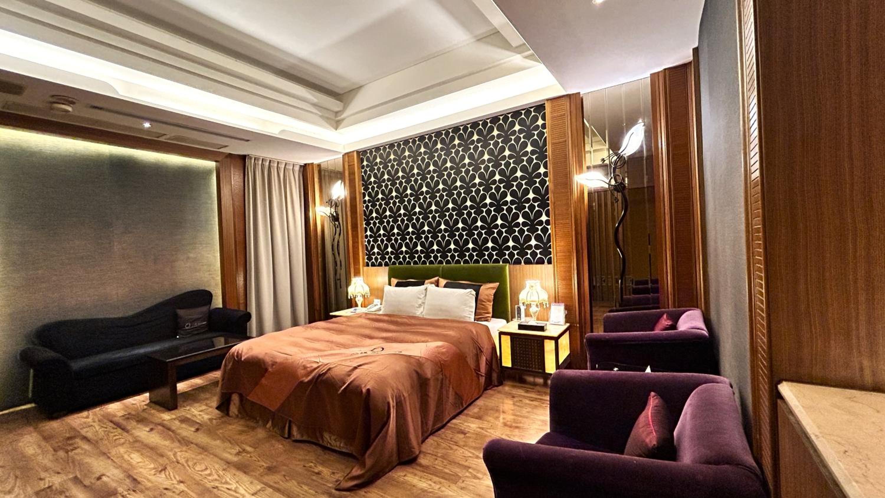 Standard King Room (Check-in after 16:00)