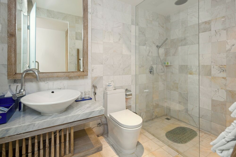 Thera Suite Pool view