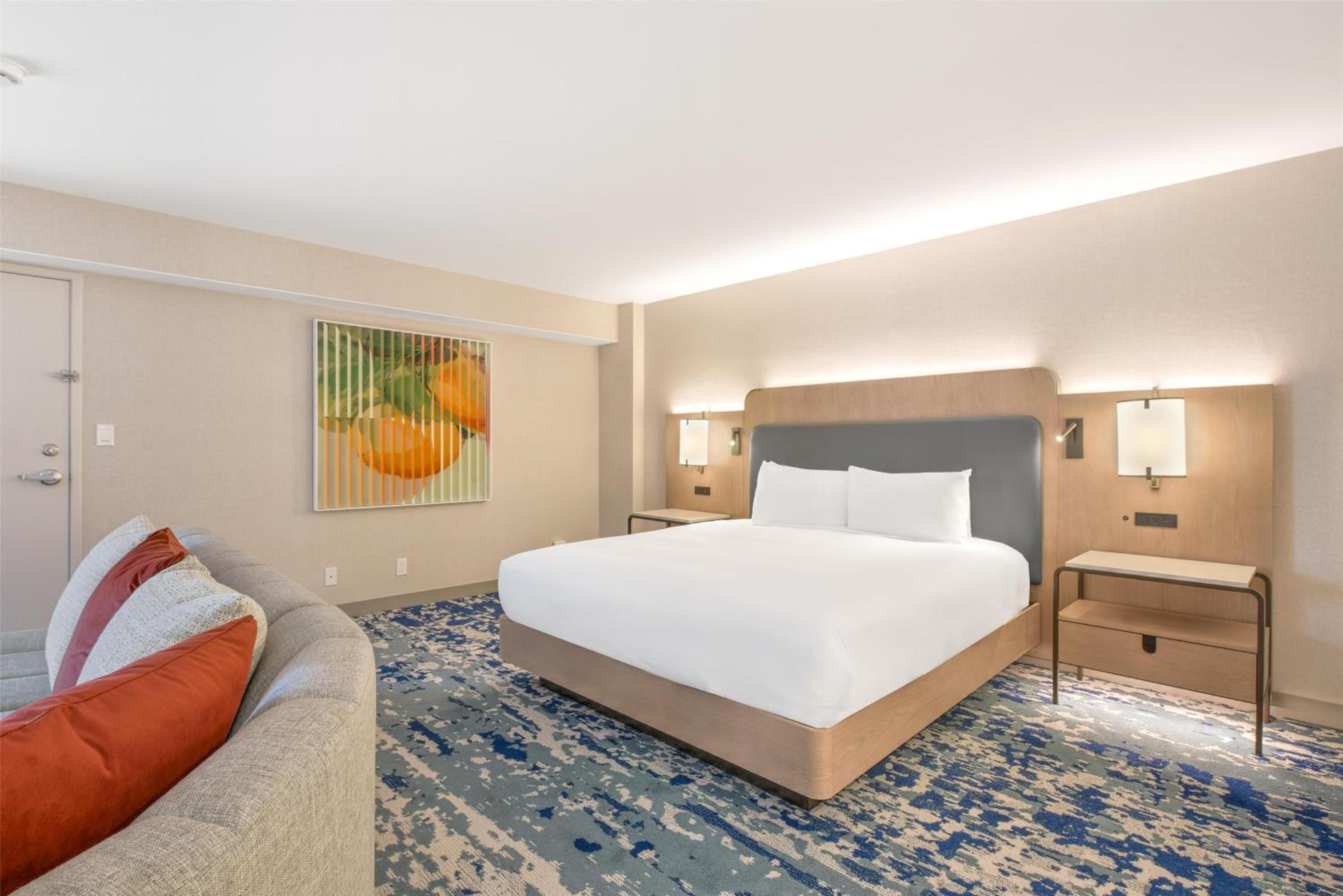 King Studio Suite with Pool View