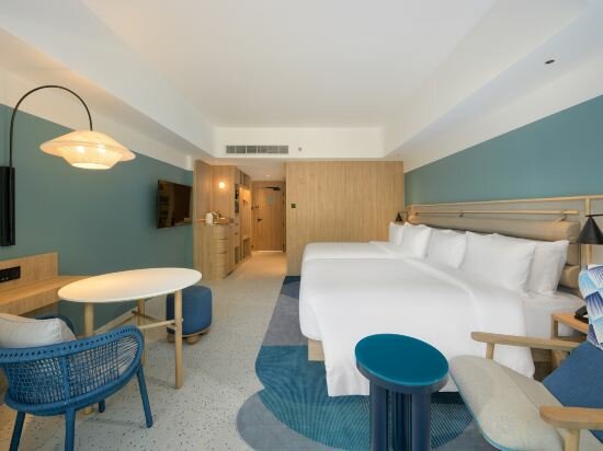 Premium Deluxe Pool View Double Double