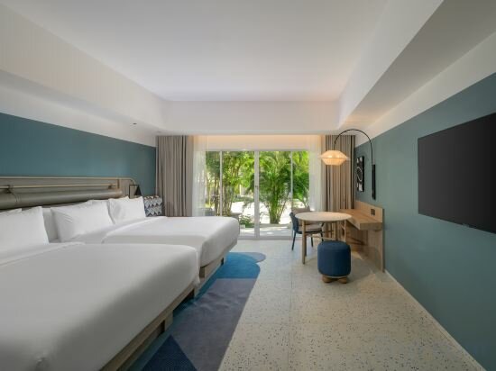 Premium Deluxe Pool View Double Double