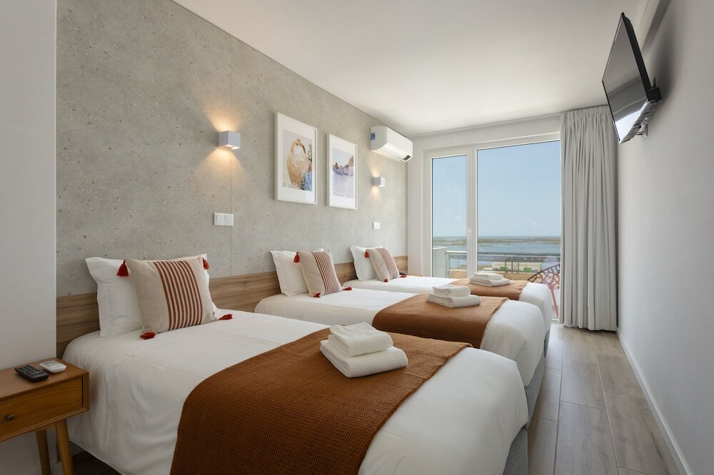 Family Room, 1 Bedroom