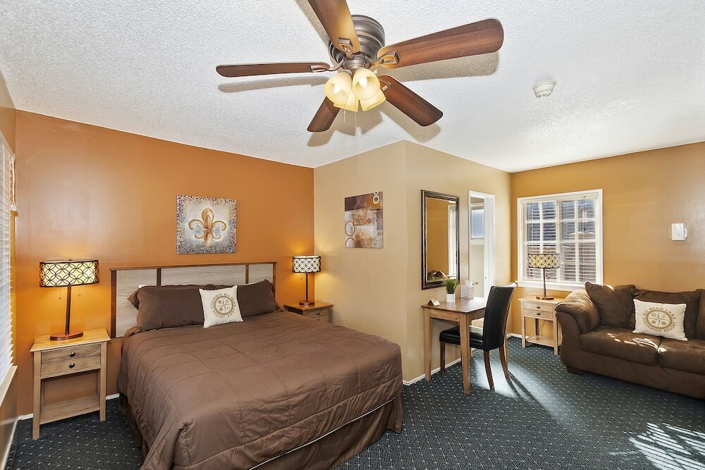 Standard Room, 1 Queen Bed