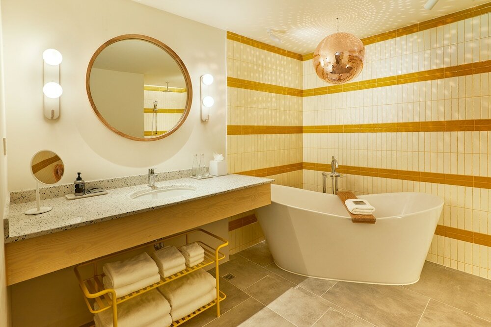 Deluxe Studio Suite, Balcony