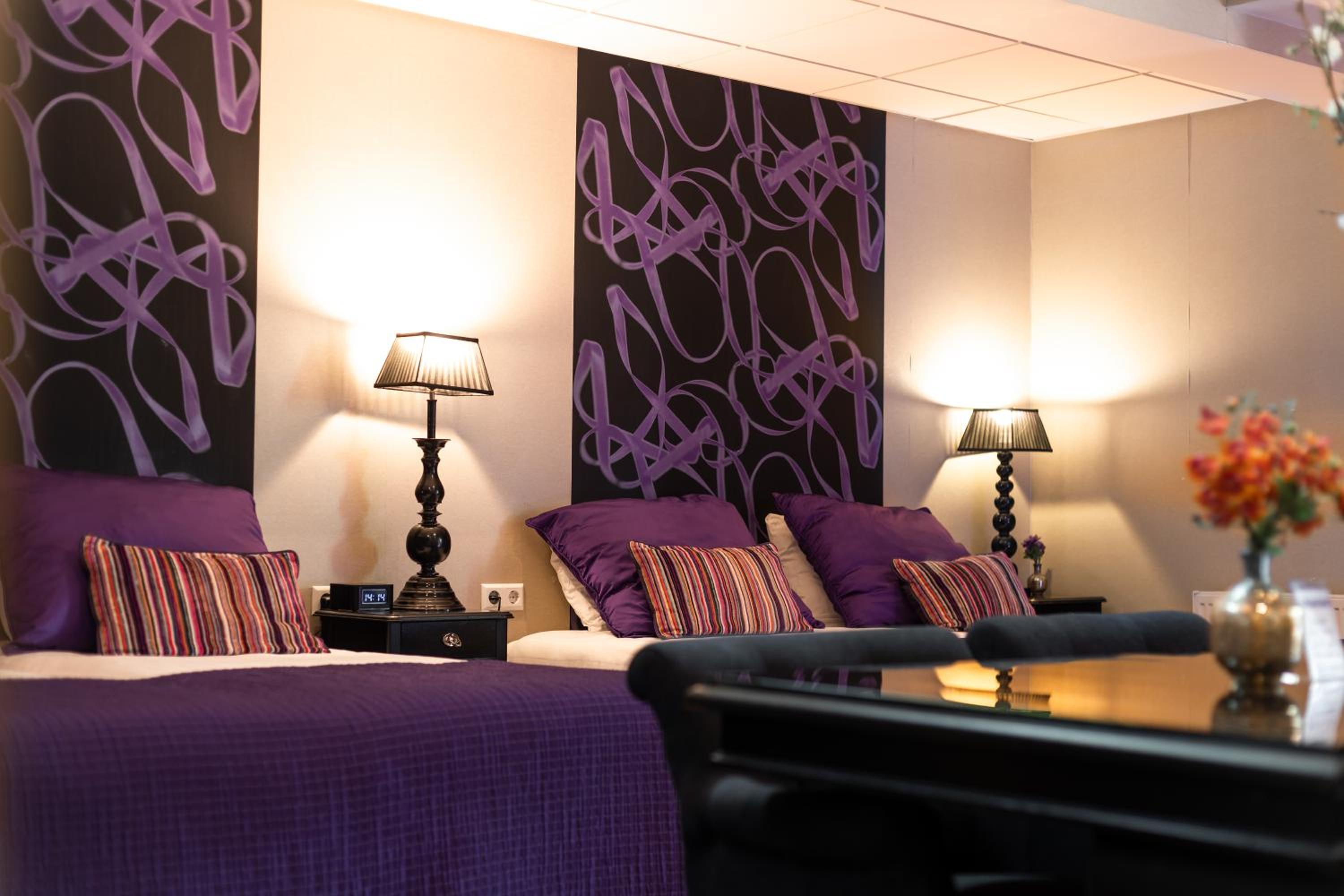 Luxury Family Room with Garden View