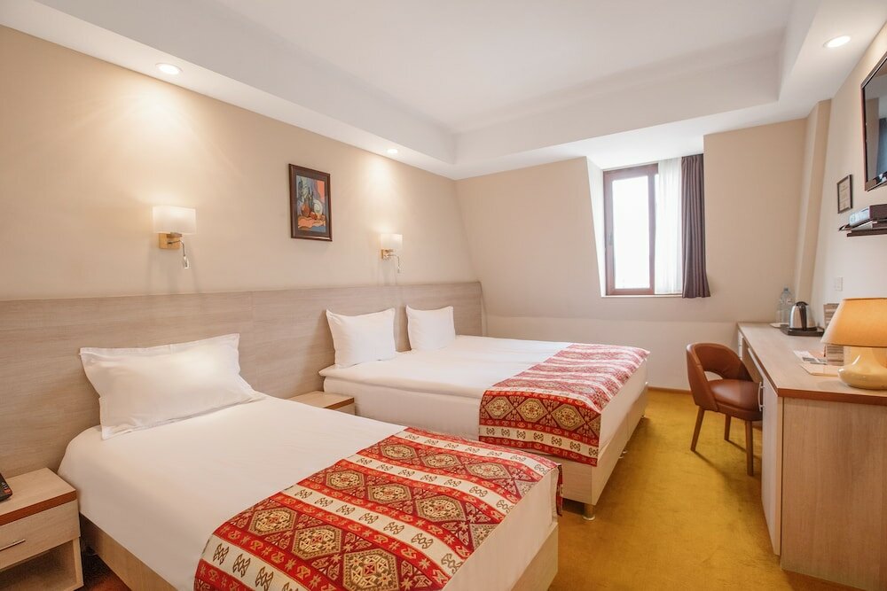 Economy Family Room