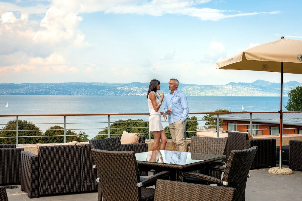 Executive Room, 1 King Bed, Lake View (Spa)