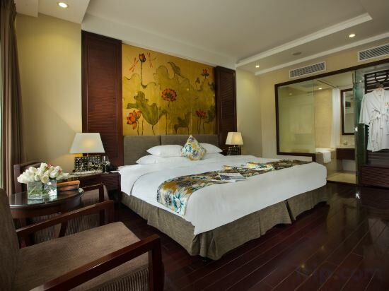 Studio Balcony Suite