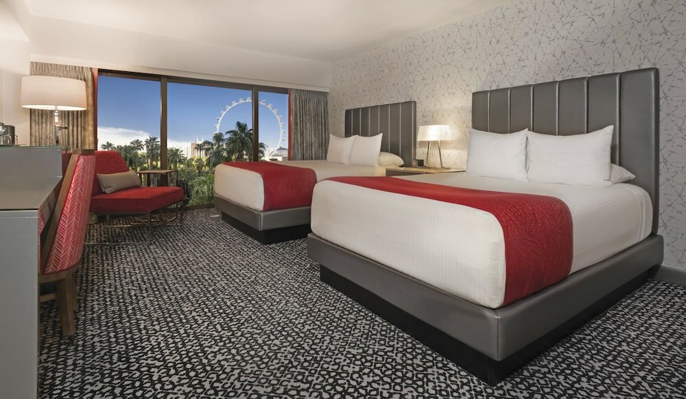 Flamingo Room 2 Queens Attraction View Non-Smoking