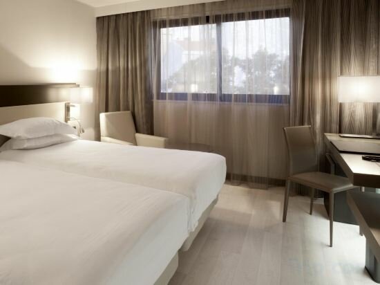 Classic King Room With City View