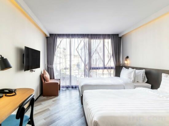 Deluxe Room with City View