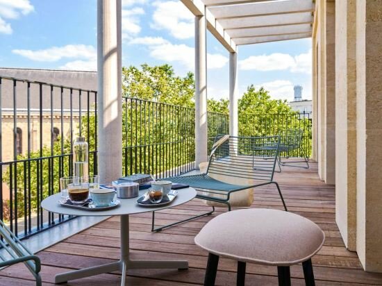 TRIBE Extra Terrasse