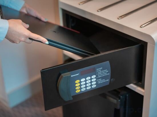 1 Double Bed Standard High Floor Garden View