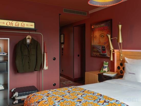 Medium With Paris View