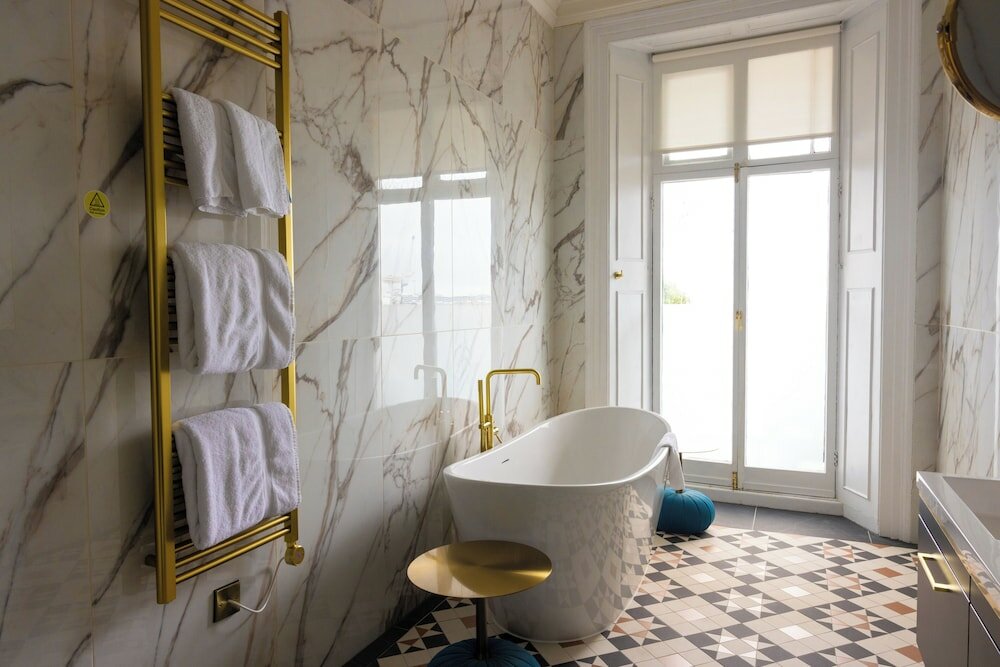 Junior Suite, 1 King Bed (Royal)