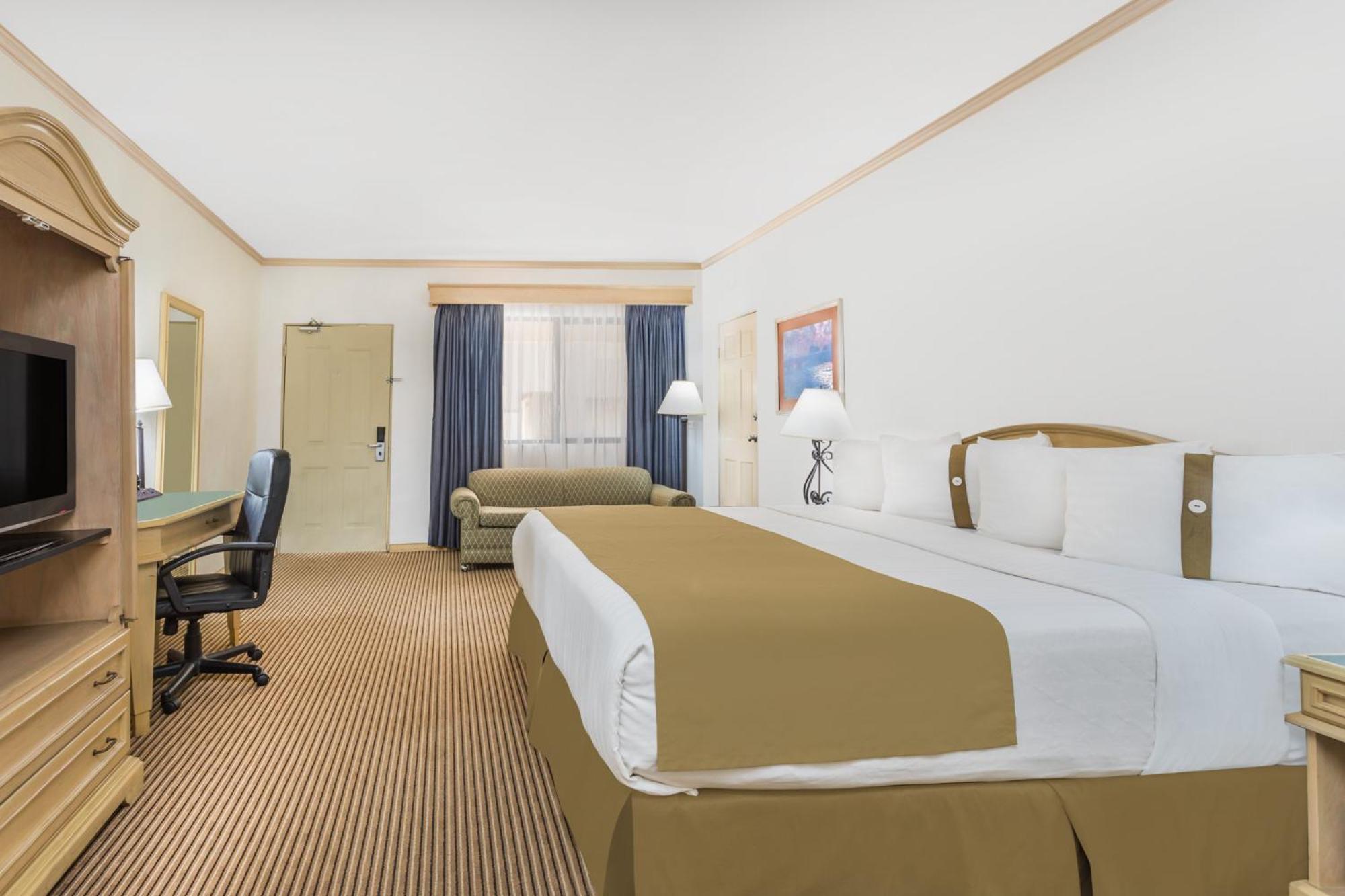 Executive King Room - Non-Smoking