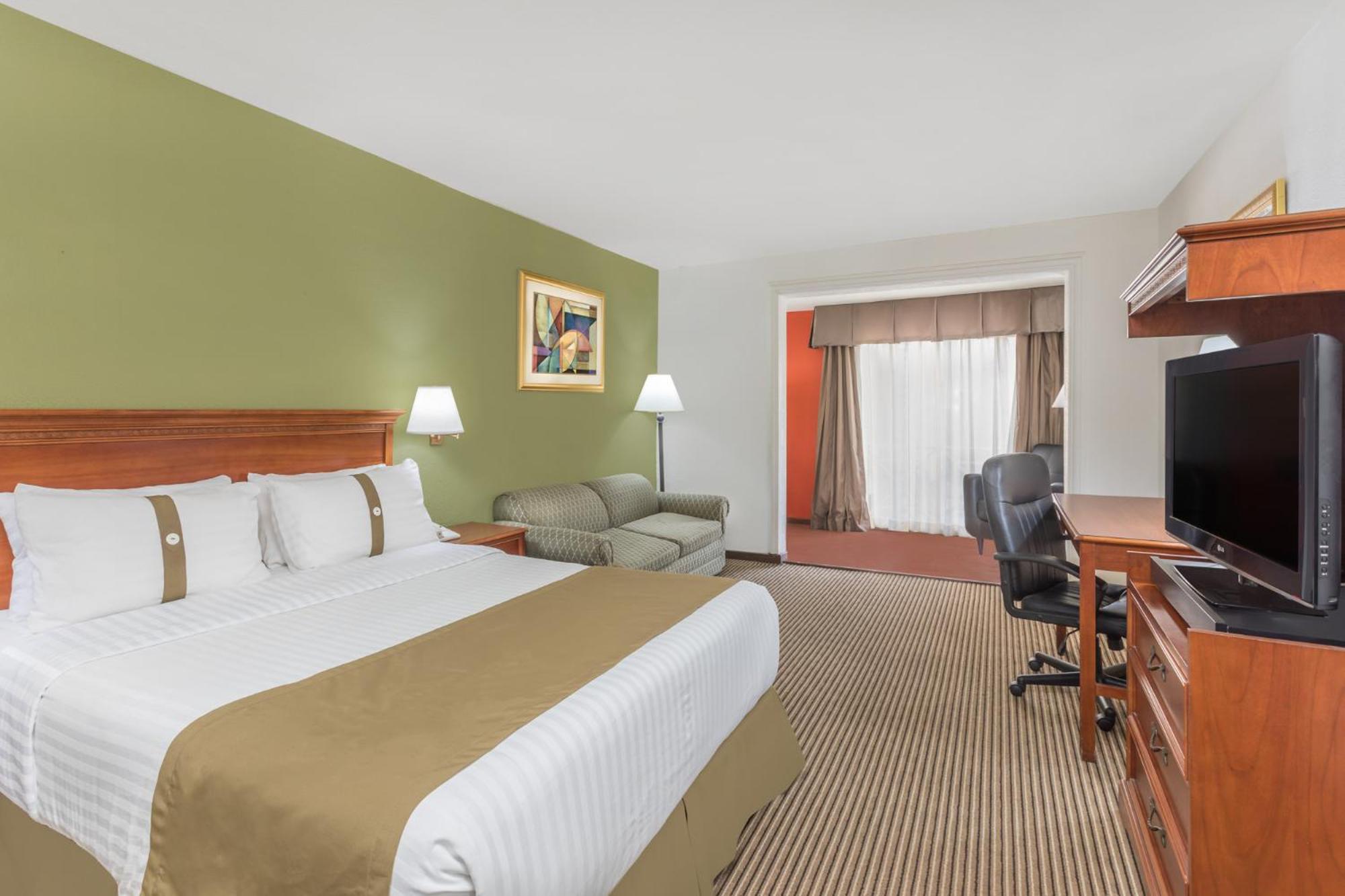 Executive Queen Room - Non-Smoking