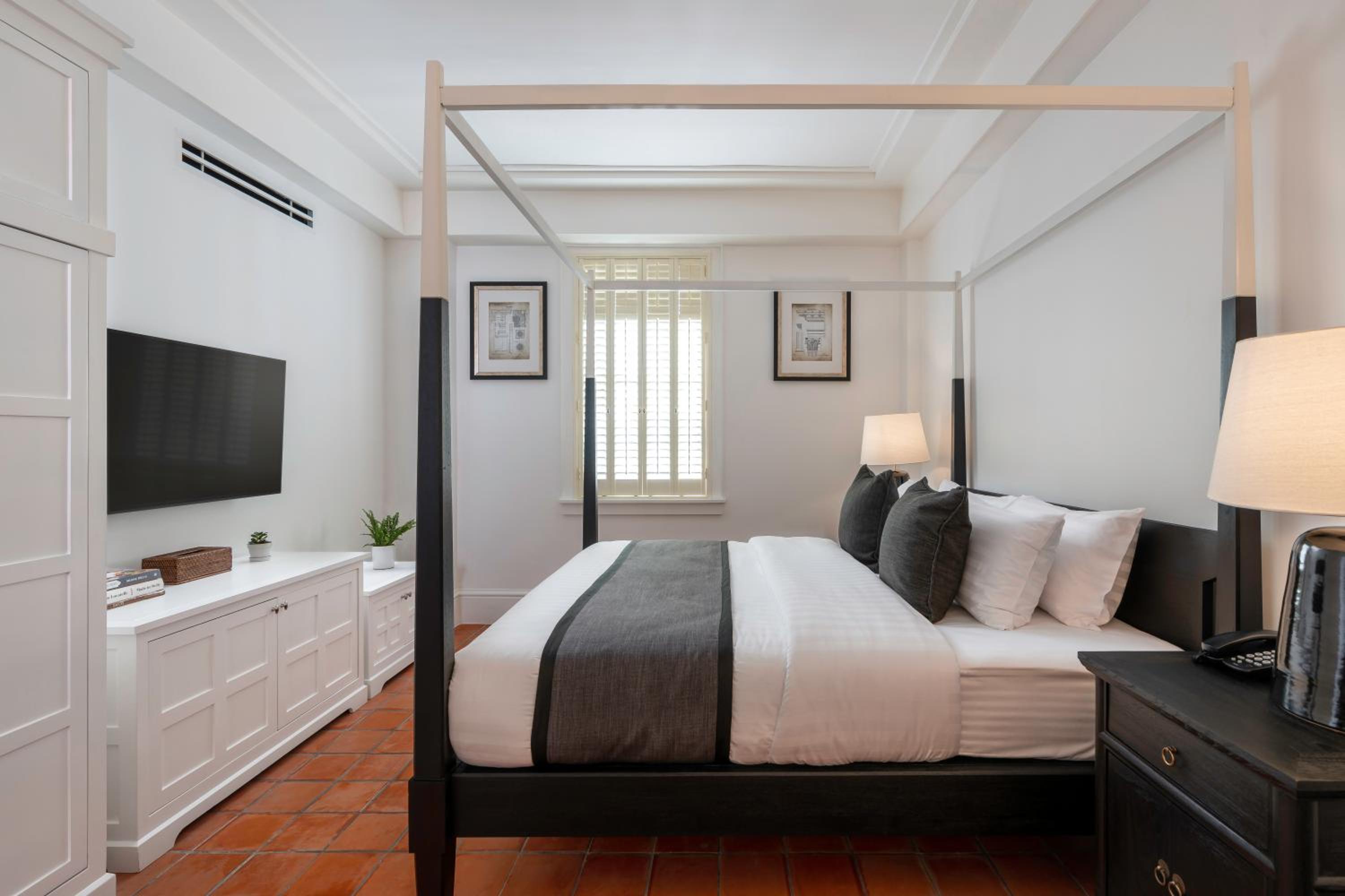 Grand Deluxe King Room