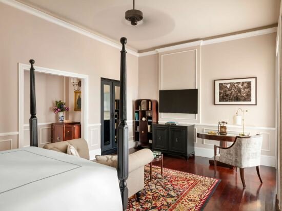 Personality Junior Suite King Bed