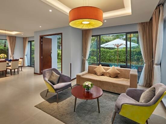 Villa 3 Bedrooms With 1 King And 2 Twin