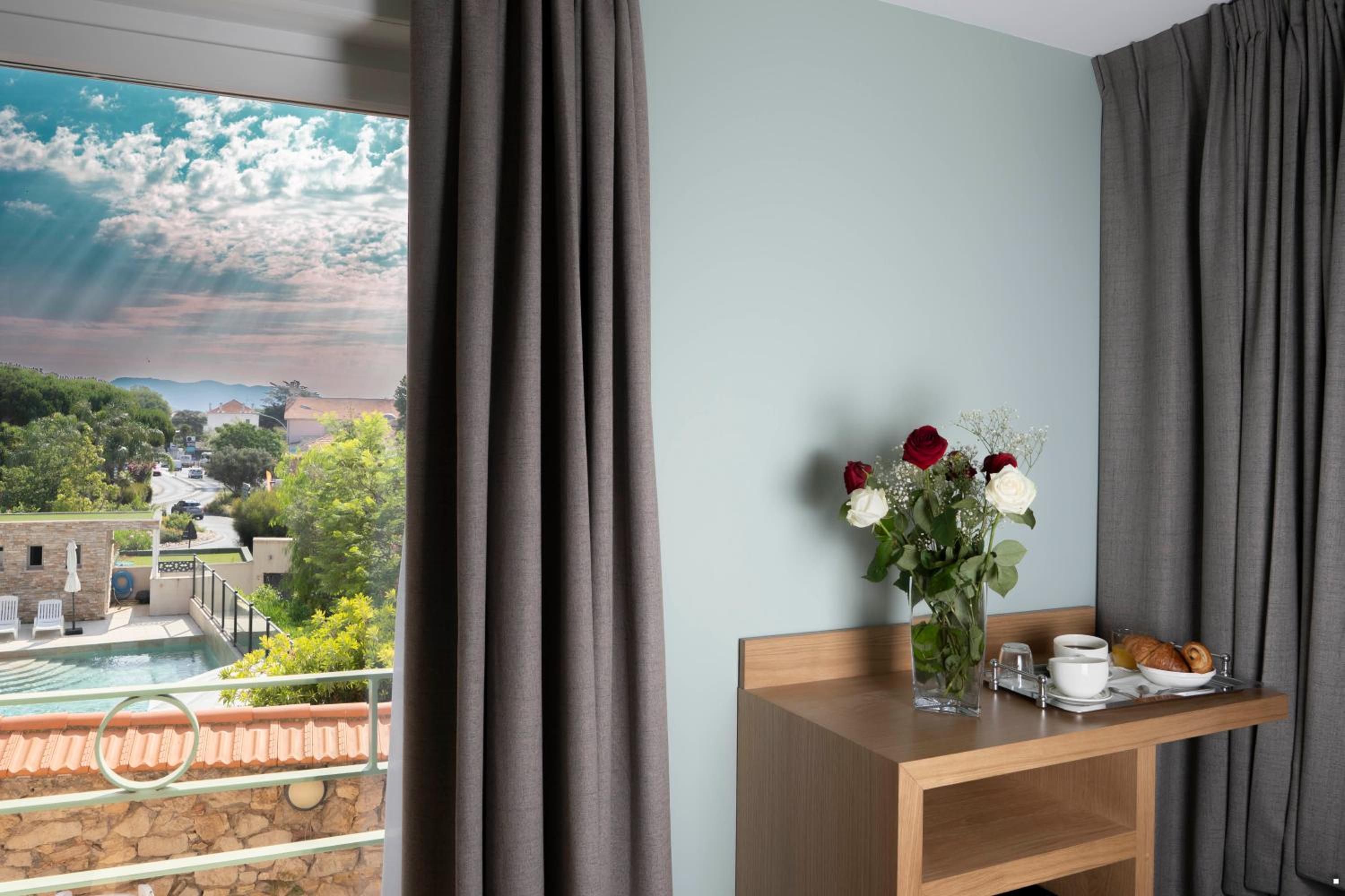 King Suite with Sofa Bed and Living Room - Non-Smoking