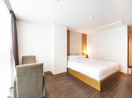 Deluxe Double (Half Ocean View) (Pets Not Allowed)