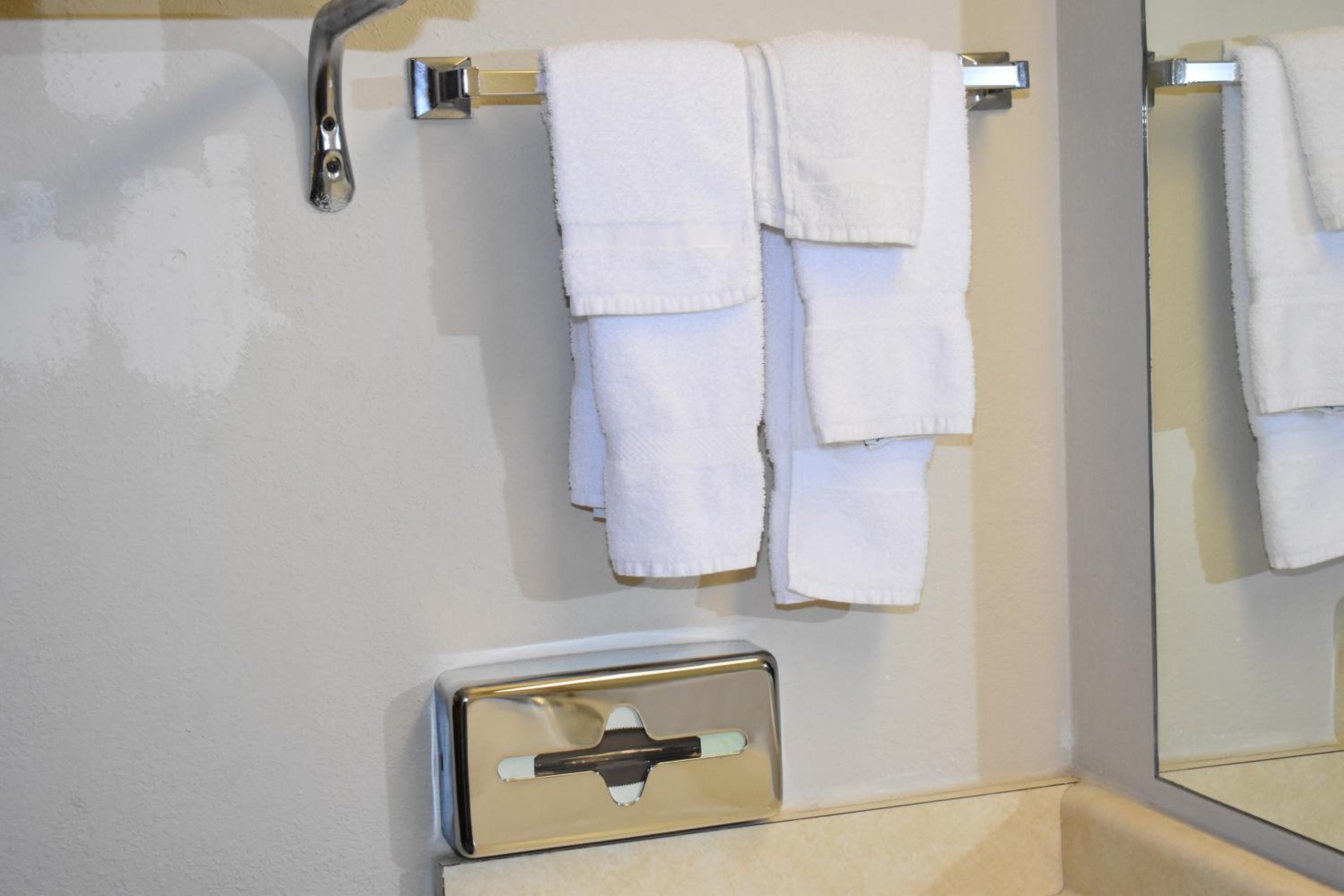 Queen Room - Non-Smoking