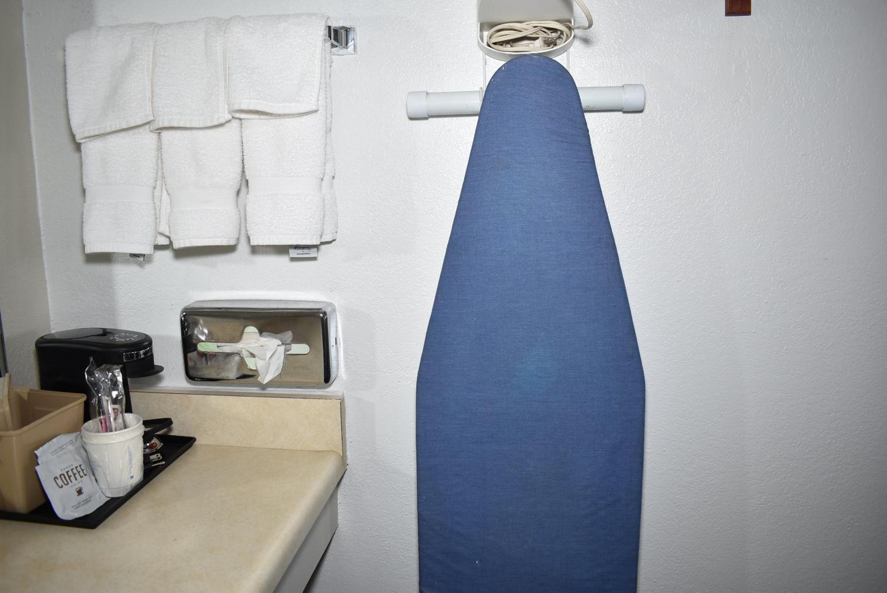 Queen Room - Non-Smoking