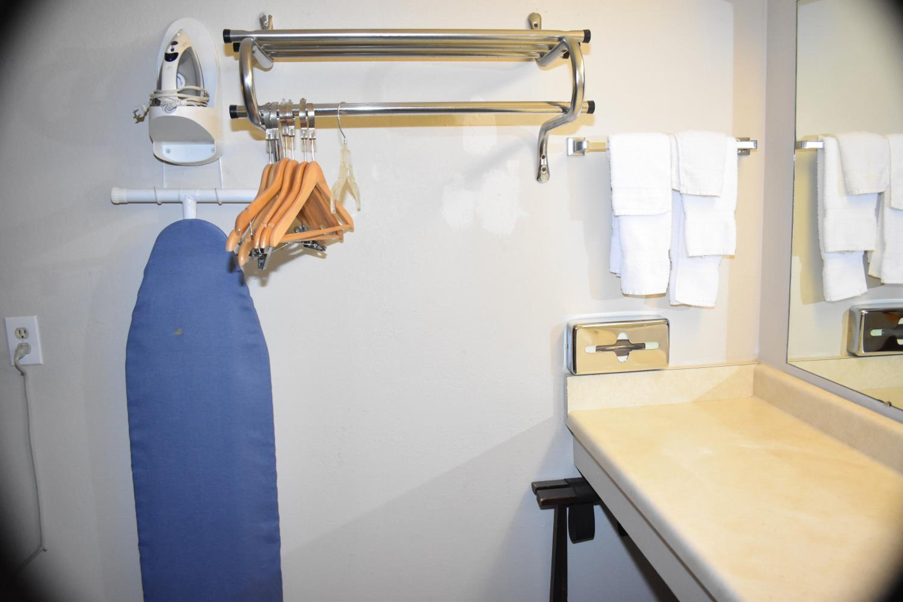 Queen Room - Non-Smoking