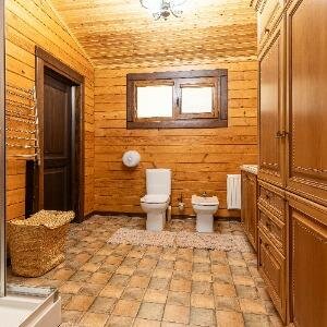 VIP коттедж с двумя спальнями, гостиной и мангальной зоной