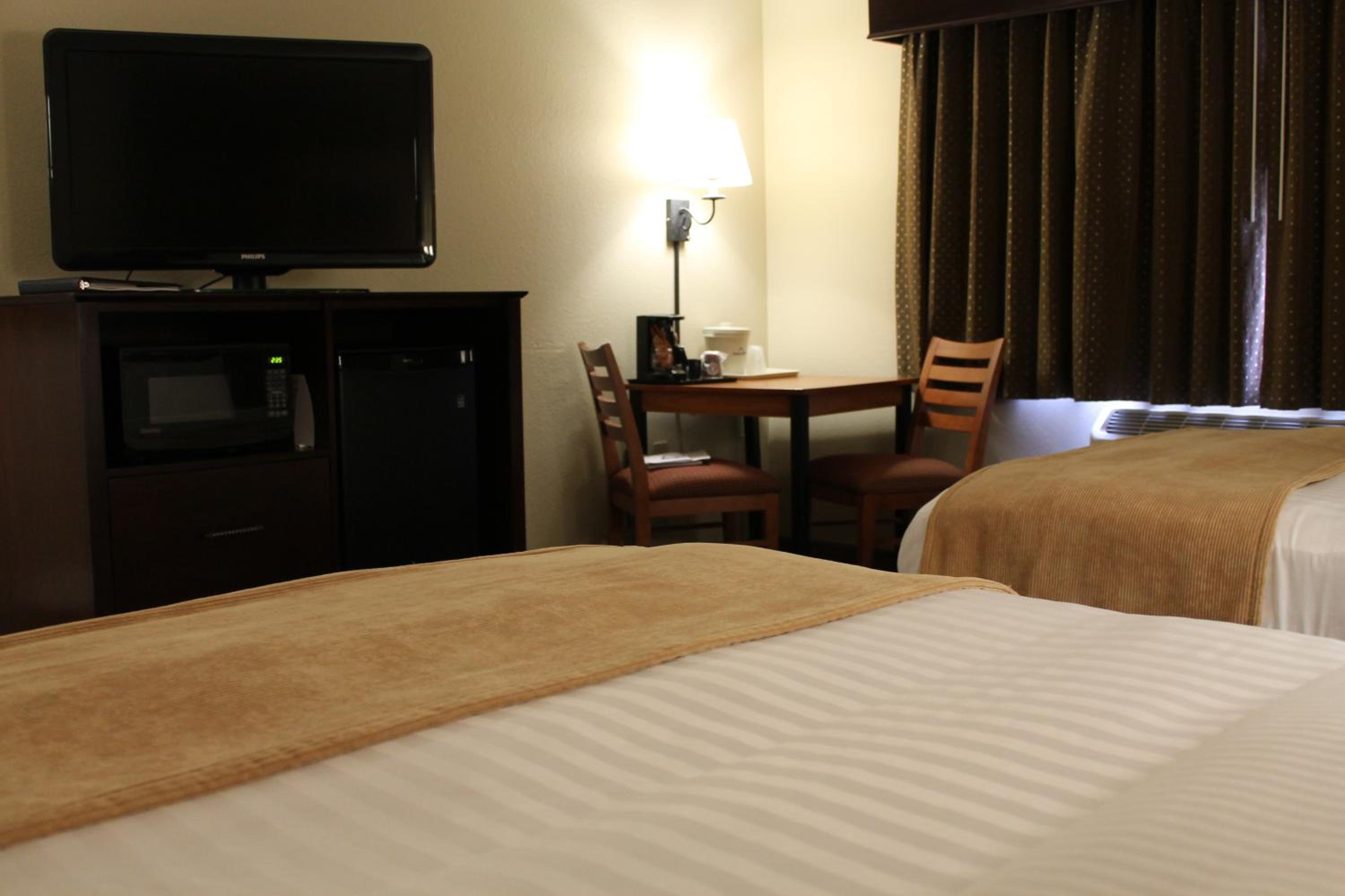 Deluxe Queen Room - Mobility Access/Non-Smoking