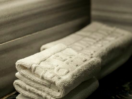 Deluxe Room With Partial Sea View