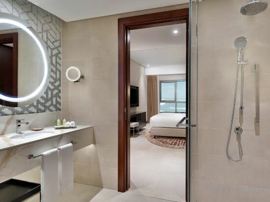 Deluxe One Bedroom Suite Non Smoking