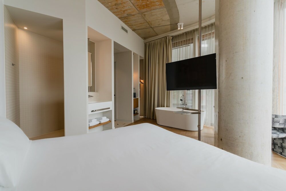 Junior Suite, 1 Twin Bed, Lake View