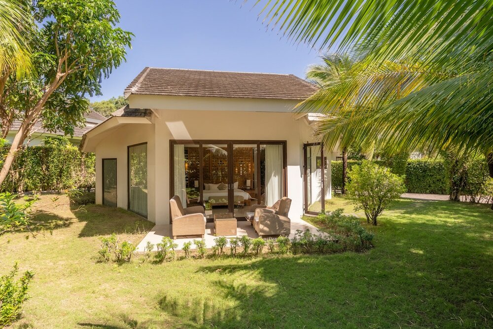 Luxury Villa, Garden View