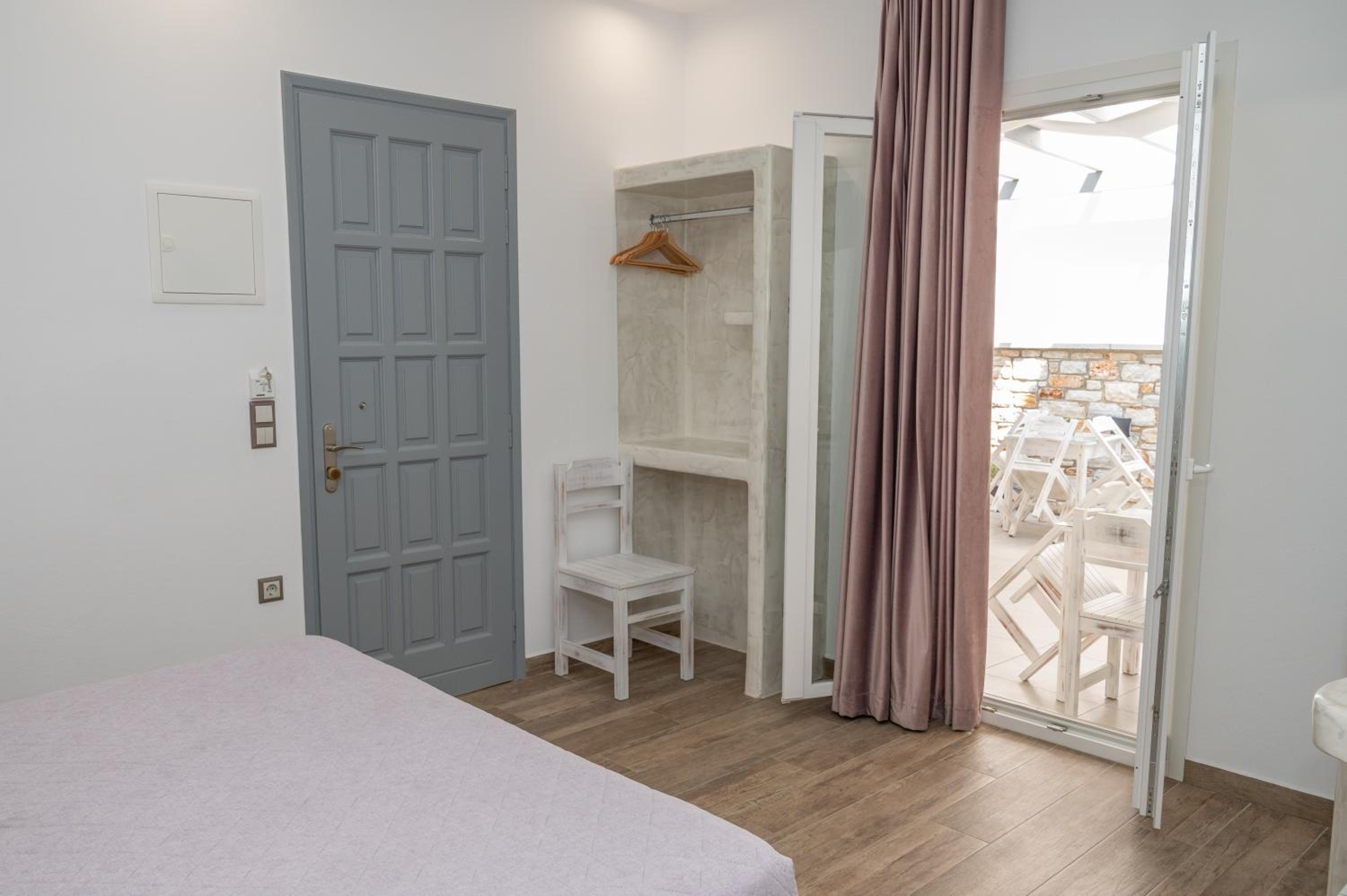 Deluxe Double Room with Shower