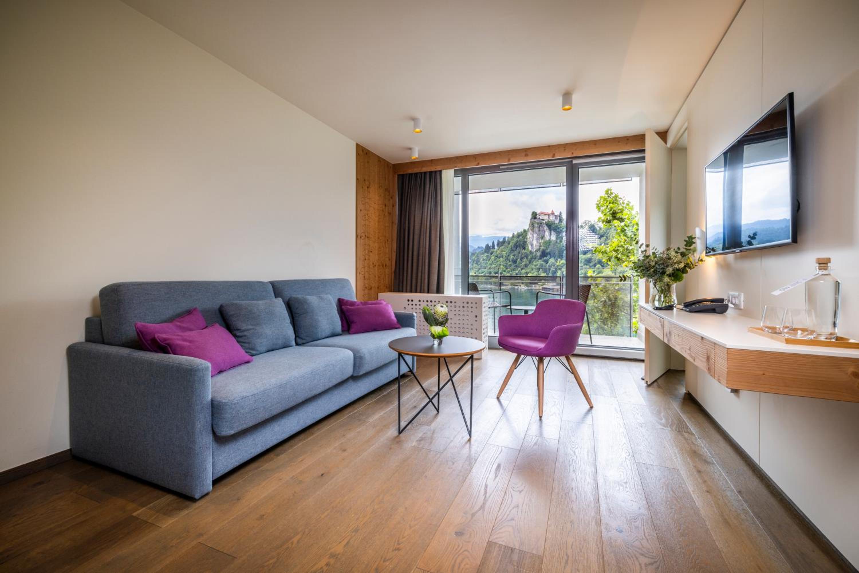 Suite with Lake View