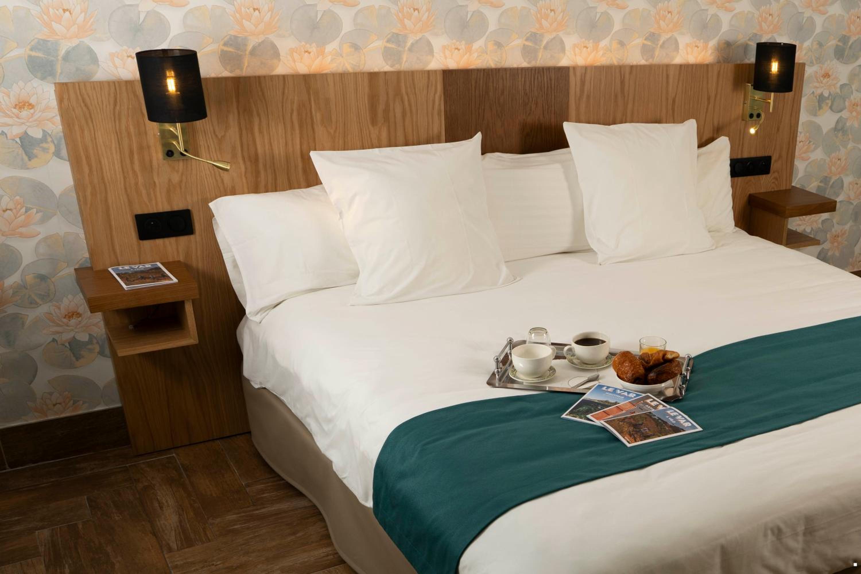 Junior King Suite with Sofa Bed - Non-Smoking