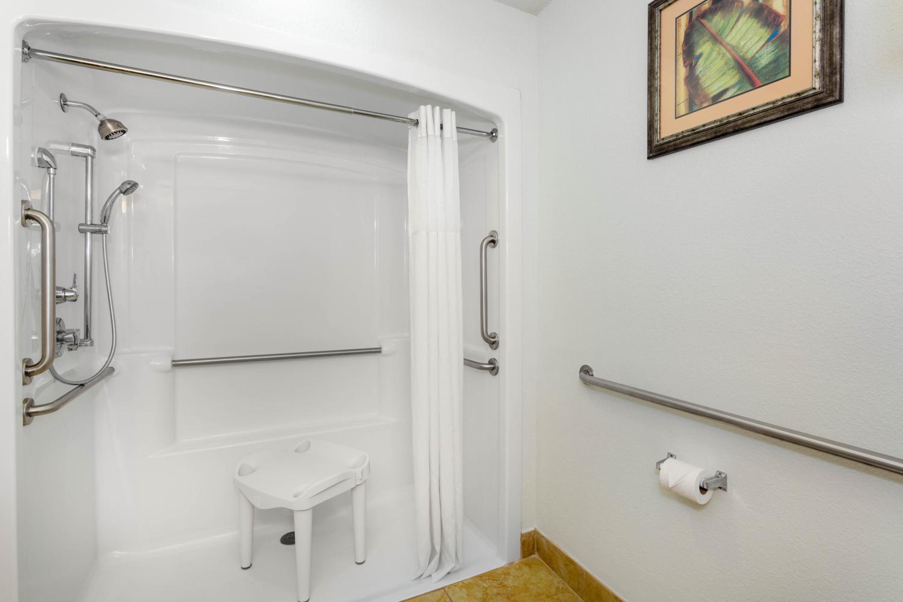King Room with Bath Tub - Mobility/Hearing Accessible - Non-Smoking