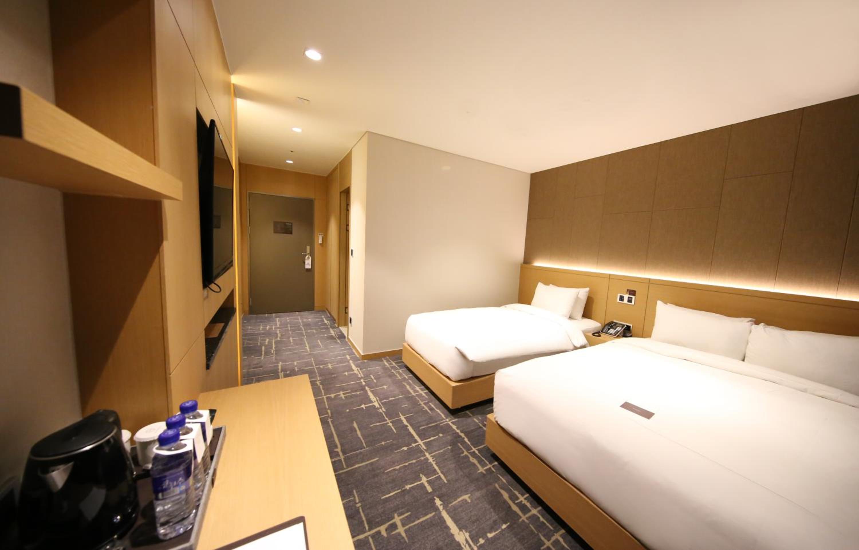 Deluxe Twin Room with Lake View  