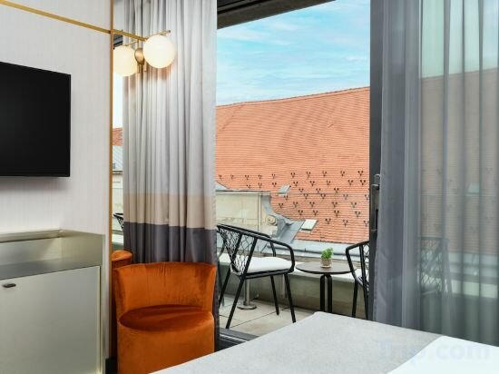 Queen Room With Balcony