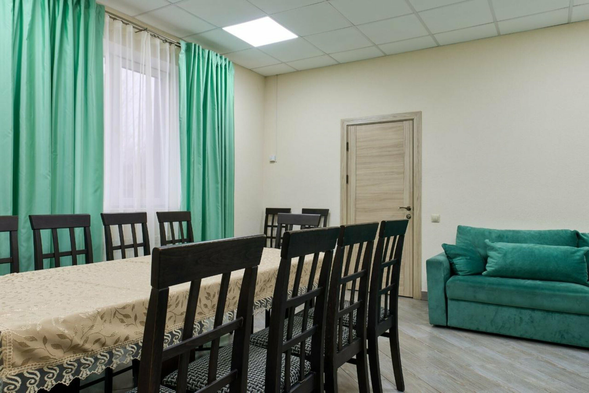 Дом с 6 спальнями