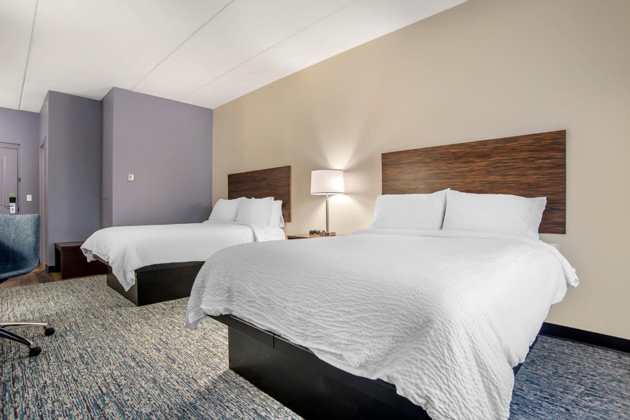 Standard Queen Room with Two Queen Beds - Communications and Mobility Access/Pet Friendly